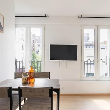 Appartement Neuf Familial A Clichy Pour 4 Exterior photo