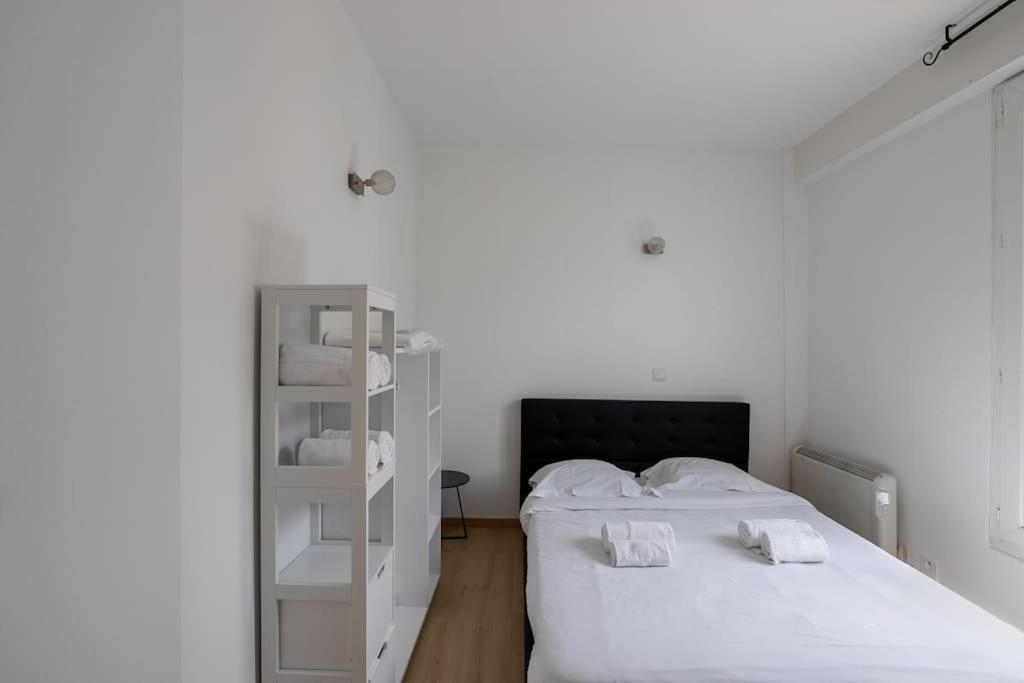 Neuf Familial A Pour 4 Apartment Clichy